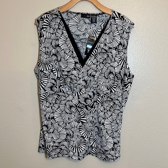 Nwt East 5th Black and White Tank Top - Picture 1 of 12